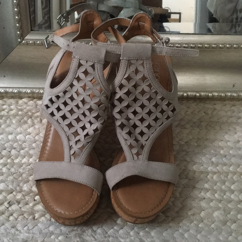 Franco Sarto Taupe Wedges